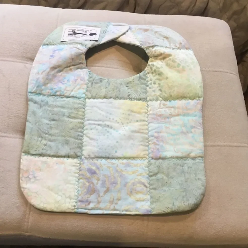 3/$25 or $12 ea.  NWT Hand Crafted Reversible Quilted Baby Bib